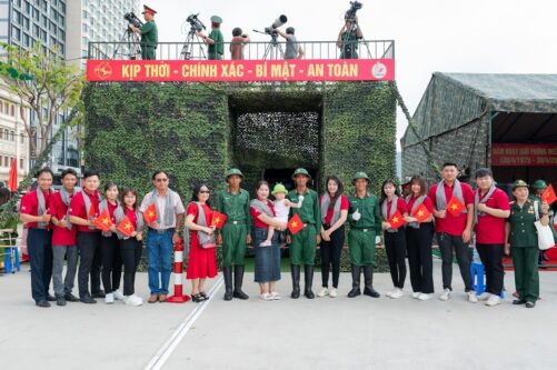 Công Ty Cổ Phần Nhựa Bình Minh Việt Gửi Yêu Thương Tới Các Chiến Sĩ Tập Luyện Diễu Binh