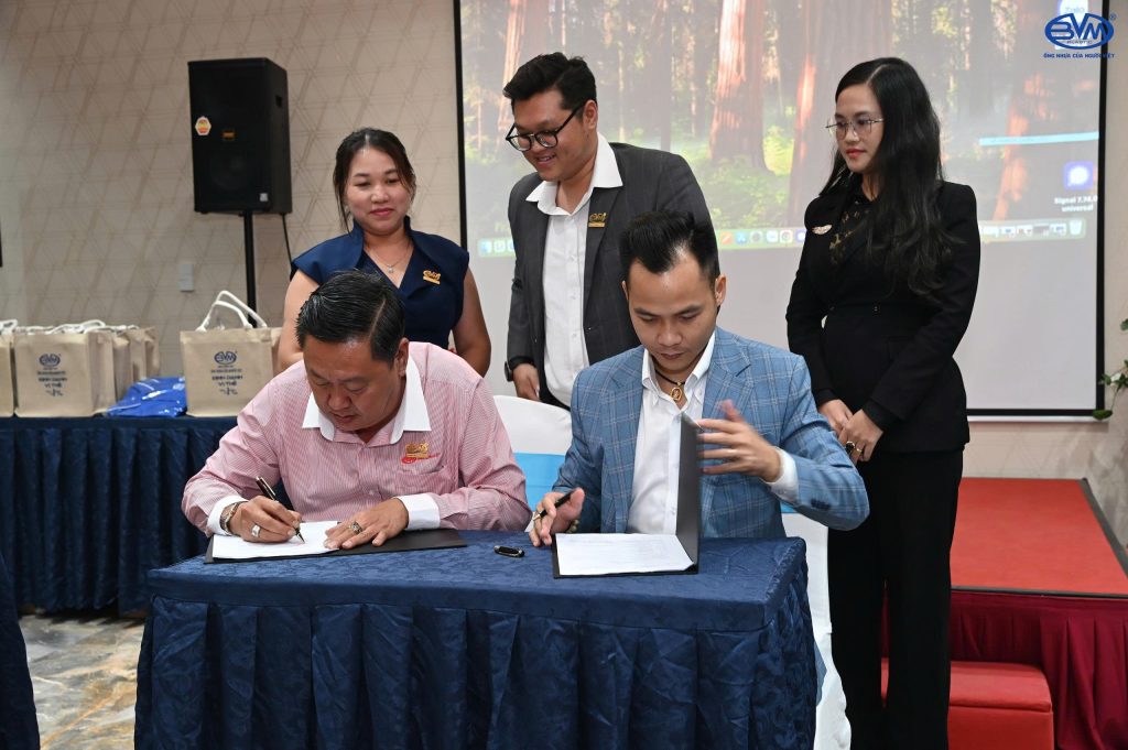 hop tac 4 - CÔNG TY CP NHỰA BÌNH MINH VIỆT ký kết hợp tác đào tạo độc quyền với ThS. Đặng Tiến Dũng – Nâng tầm tư duy, phát triển bền vững - Công ty cổ phần Nhựa Bình Minh Việt