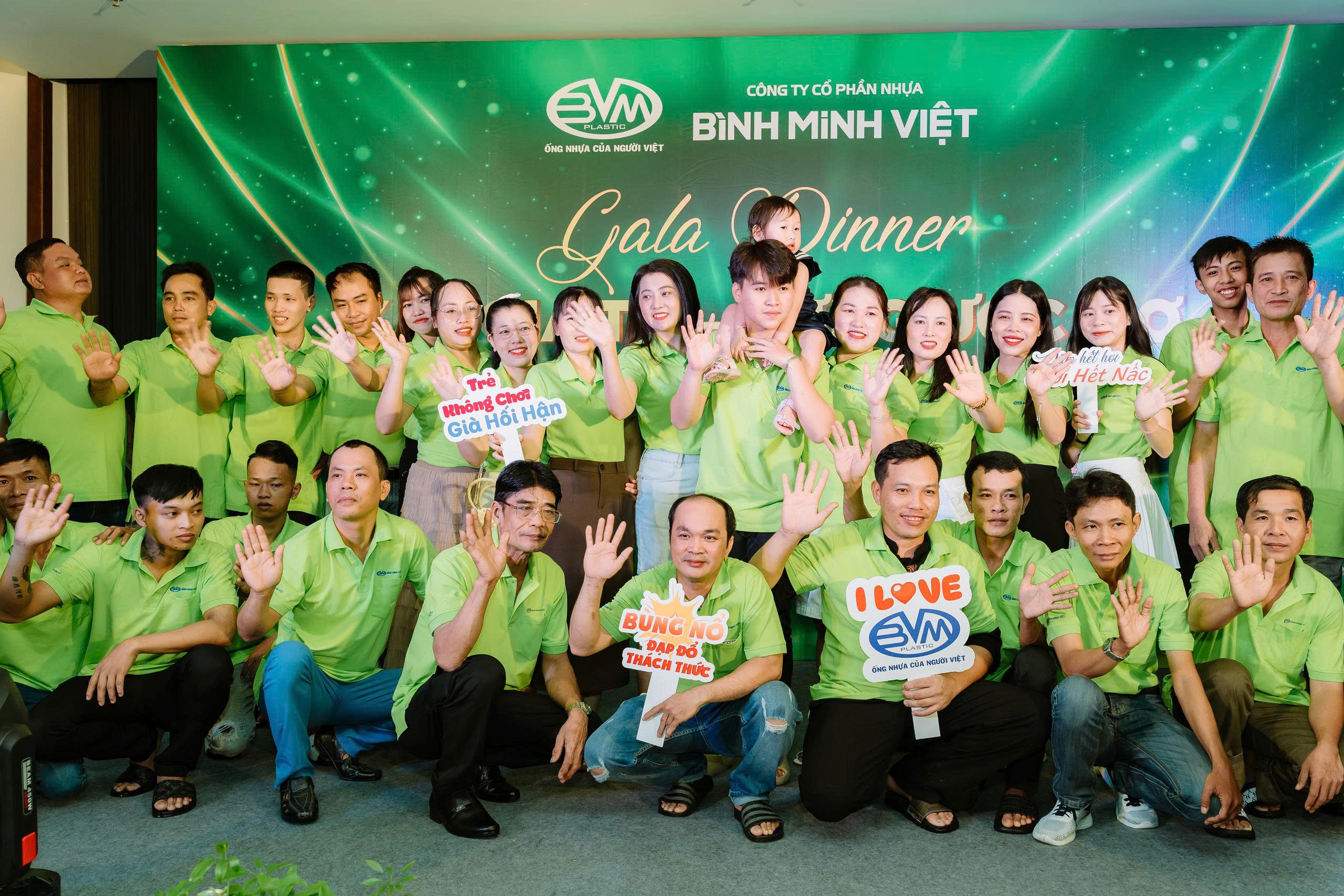 CÔNG TY CỔ PHẦN NHỰA BÌNH MINH VIỆT – TAM NIÊN THÀNH TỰU 2 z7251462130903 1837c3acefe5e4c1a8a23367ed349308 - CÔNG TY CỔ PHẦN NHỰA BÌNH MINH VIỆT – TAM NIÊN THÀNH TỰU - Công ty cổ phần Nhựa Bình Minh Việt