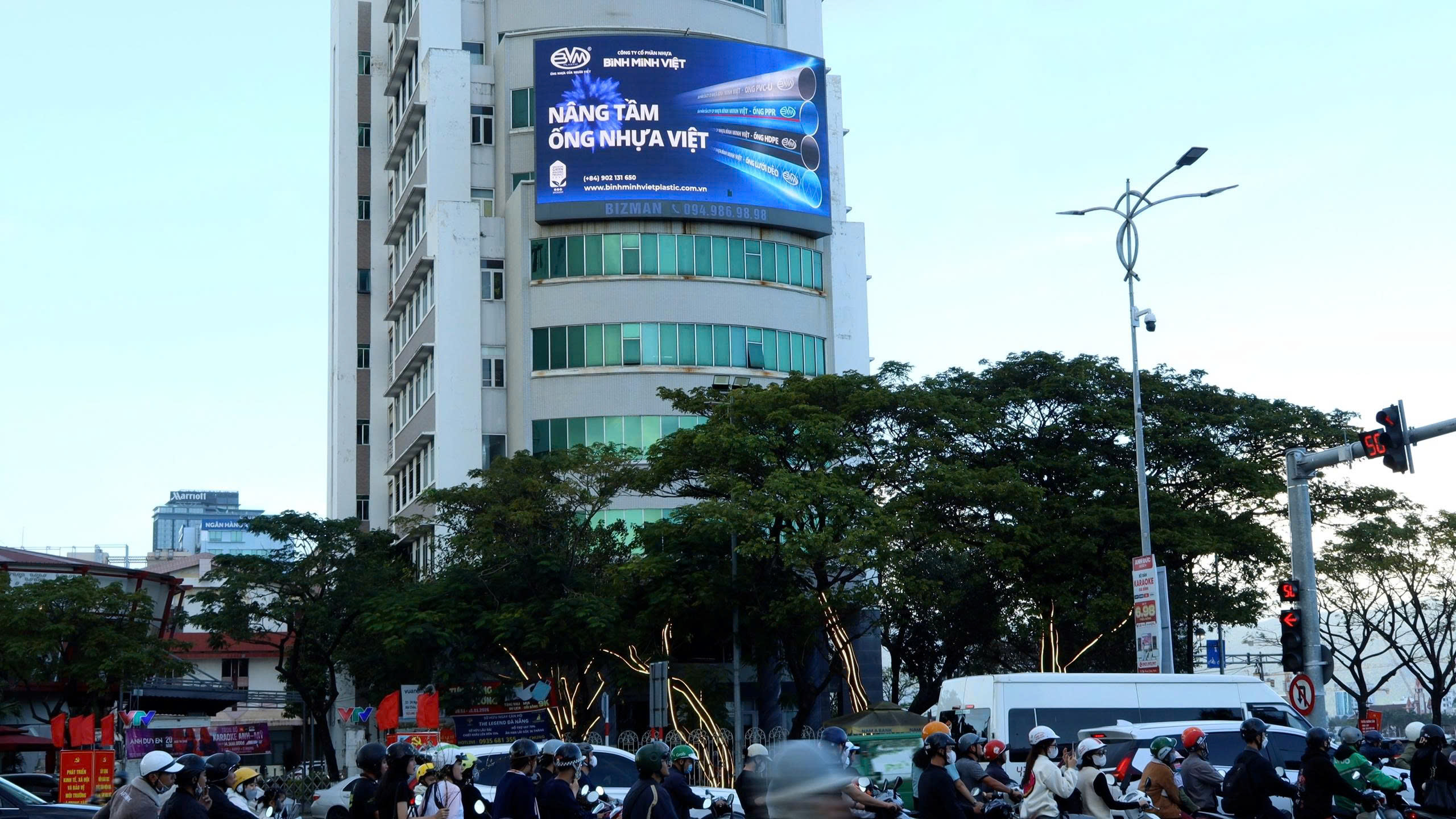 01 Led DN - Định Danh Chuẩn Mực Xanh – Bình Minh Việt Tiếp Bước Tại Đà Nẵng - Công ty cổ phần Nhựa Bình Minh Việt