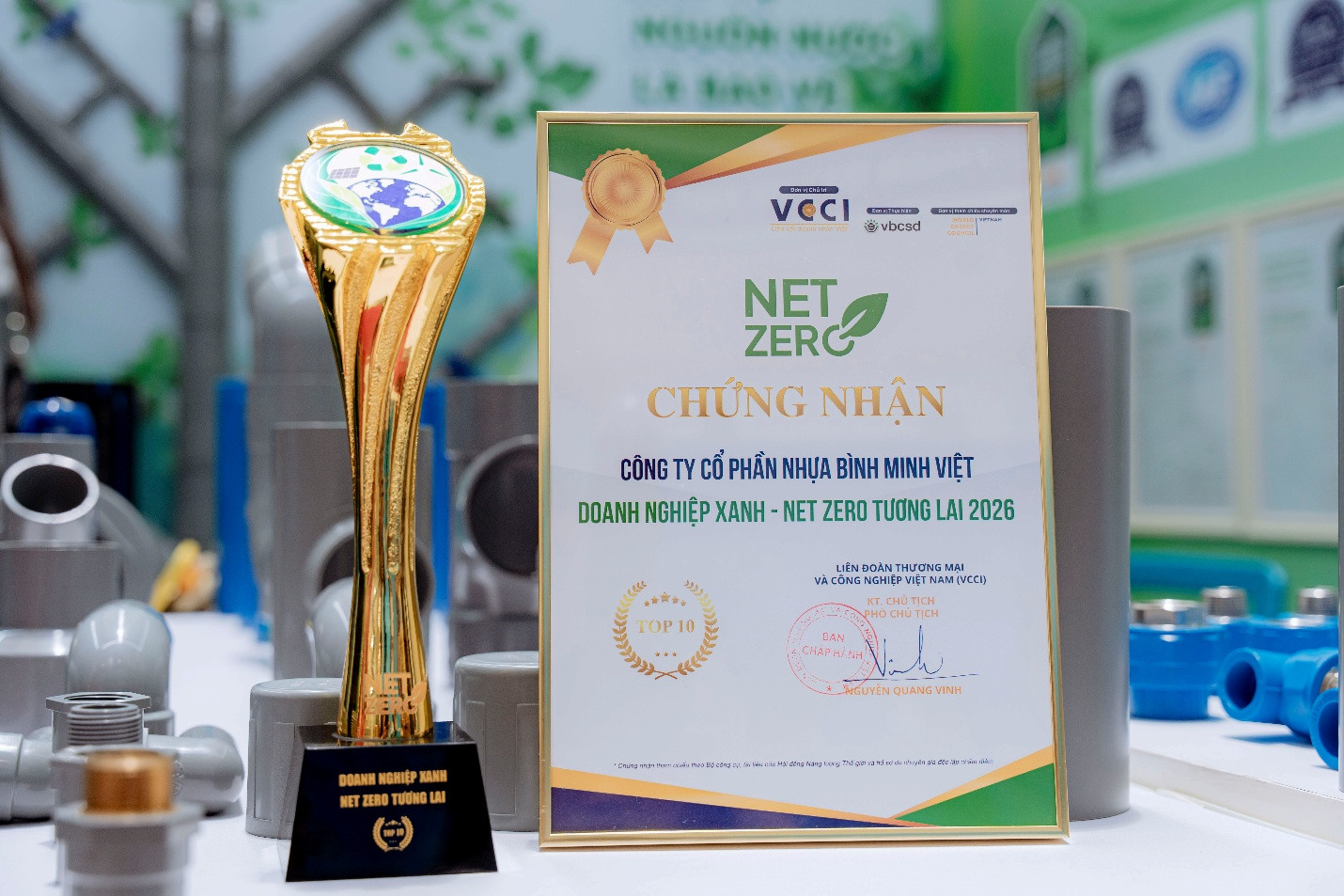 Danh hiệu Top 10 Doanh nghiệp xanh – Net Zero tương lai 2026 là sự ghi nhận đối với những nỗ lực của Công ty Cổ phần Nhựa Bình Minh Việt trong hành trình chuyển đổi xanh và phát triển bền vững.
